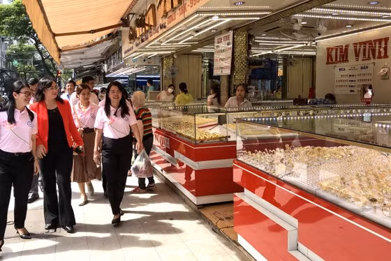 胡志明市第十一郡旅遊产品丰富 ảnh 1