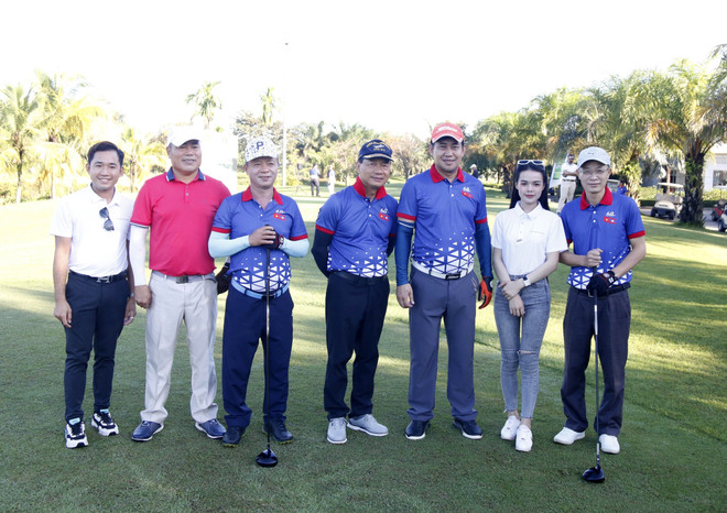 越老建交60周年：越老企业加强沟通交流 ảnh 1