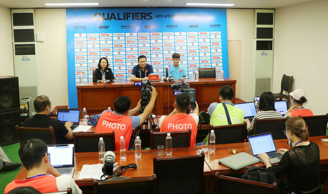 2023年U17亚洲杯预选赛:越南队与尼泊尔队举行赛后新闻发布会 ảnh 2 2023年U17亚洲杯预选赛:越南队与尼泊尔队举行赛后新闻发布会 ảnh 2