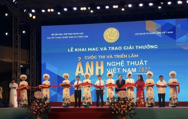 2022年越南艺术摄影大赛颁奖仪式暨展览会拉开序幕 ảnh 1