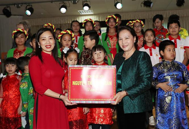 阮氏金银造访白俄罗斯首都明斯克越南语培训班 ảnh 2