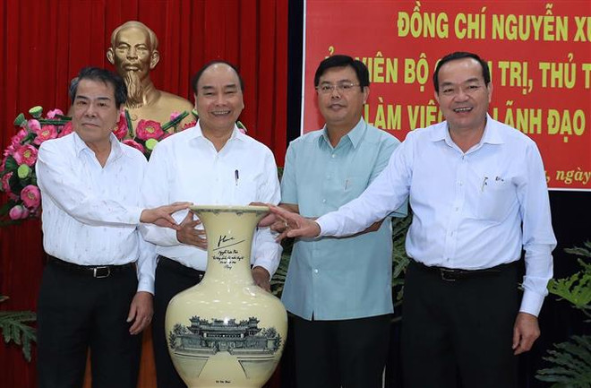 政府总理阮春福: 金瓯省需注重发展高技术企业模式 ảnh 2 政府总理阮春福: 金瓯省需注重发展高技术企业模式 ảnh 2