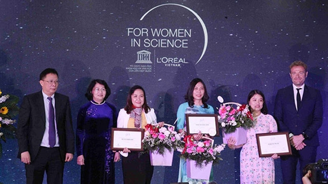 3名优秀女性年经科学家荣获奖项 ảnh 1 3名优秀女性年经科学家荣获奖项 ảnh 1