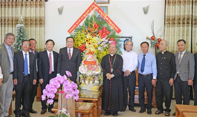 越南党和国家领导人看望慰问天主教信教群众 ảnh 4 越南党和国家领导人看望慰问天主教信教群众 ảnh 4