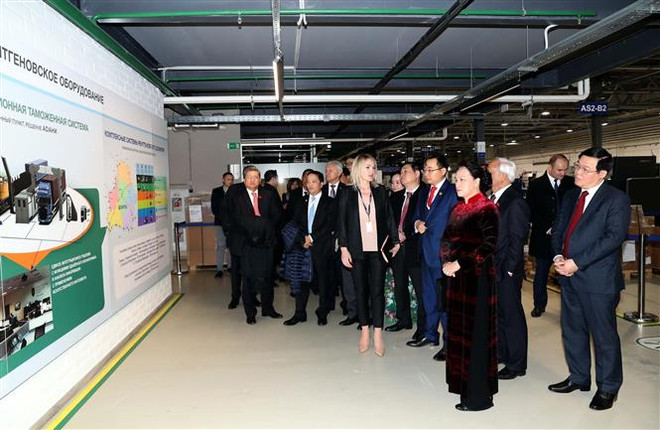 越南国会主席阮氏金银会见白俄罗斯总理谢尔盖·尼古拉耶维奇·鲁马斯 ảnh 4 越南国会主席阮氏金银会见白俄罗斯总理谢尔盖·尼古拉耶维奇·鲁马斯 ảnh 4