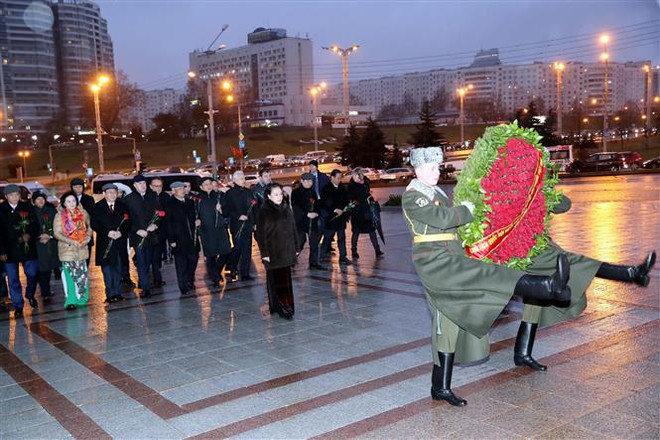 越南国会主席阮氏金银会见白俄罗斯总理谢尔盖·尼古拉耶维奇·鲁马斯 ảnh 3 越南国会主席阮氏金银会见白俄罗斯总理谢尔盖·尼古拉耶维奇·鲁马斯 ảnh 3