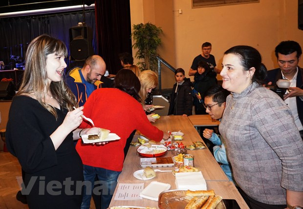 越南参加捷克多民族文化交流活动 ảnh 2 越南参加捷克多民族文化交流活动 ảnh 2