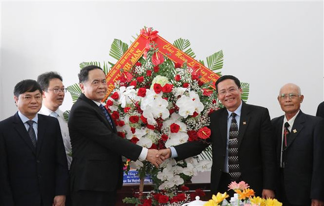 2019年圣诞节：陈青敏看望慰问得乐省和芹苴市天主教同胞 ảnh 1