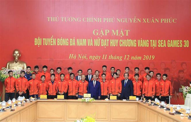 阮春福总理:越南U22男足和国家女足荣获冠军为祖国增添光彩 ảnh 3 阮春福总理:越南U22男足和国家女足荣获冠军为祖国增添光彩 ảnh 3