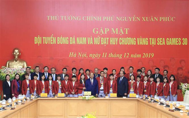 阮春福总理:越南U22男足和国家女足荣获冠军为祖国增添光彩 ảnh 2 阮春福总理:越南U22男足和国家女足荣获冠军为祖国增添光彩 ảnh 2