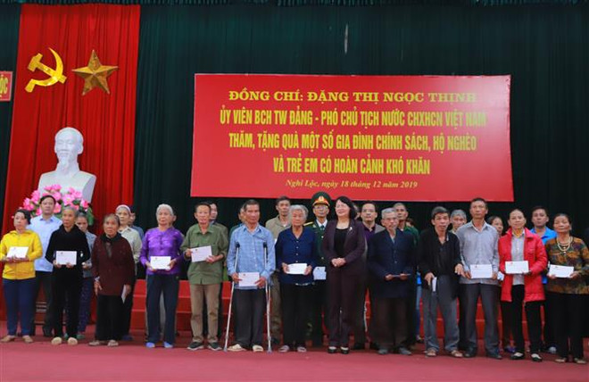 越南党和国家领导人看望慰问天主教信教群众 ảnh 2 越南党和国家领导人看望慰问天主教信教群众 ảnh 2