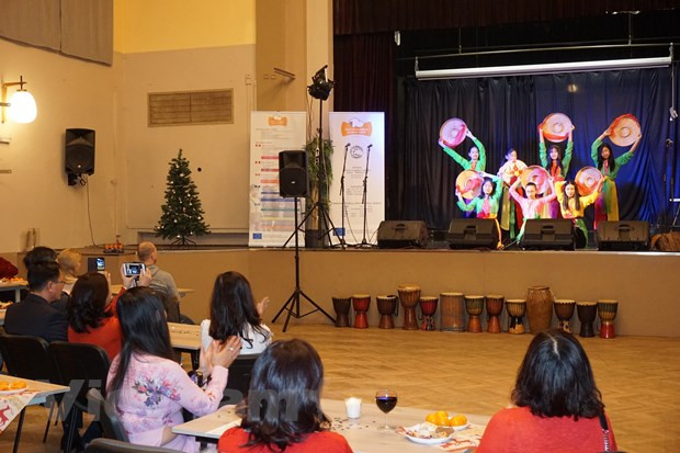 越南参加捷克多民族文化交流活动 ảnh 1 越南参加捷克多民族文化交流活动 ảnh 1