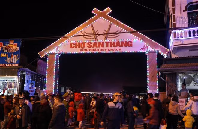 色彩纷呈的三塘夜市成为莱州省的新旅游景点 ảnh 2