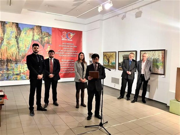 纪念越南与乌克兰建交30周年画展在乌克兰举行 ảnh 1 纪念越南与乌克兰建交30周年画展在乌克兰举行 ảnh 1