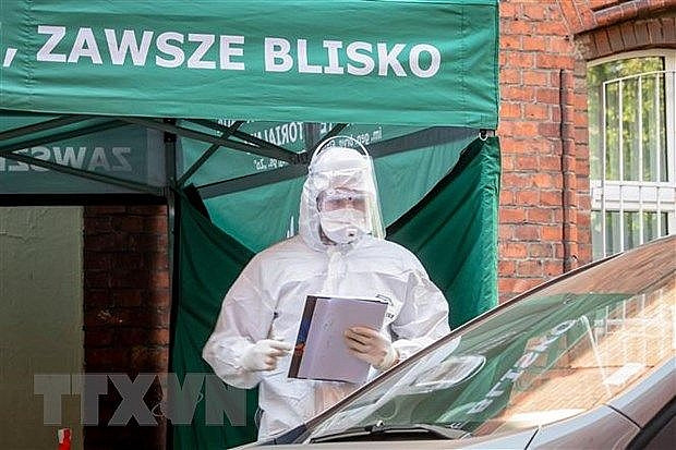 莲花医疗中心协助旅居波兰越南人克服新冠肺炎疫情影响 ảnh 1 莲花医疗中心协助旅居波兰越南人克服新冠肺炎疫情影响 ảnh 1