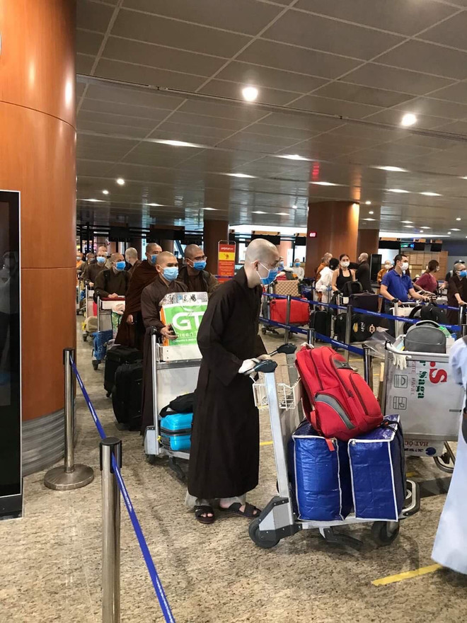 越南公民乘坐越捷航空公司的航班从缅甸回国 ảnh 1 越南公民乘坐越捷航空公司的航班从缅甸回国 ảnh 1