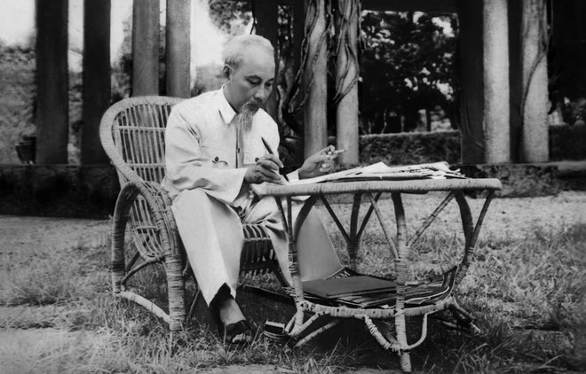 委内瑞拉、孟加拉国领导人就胡志明主席诞辰130周年致贺电 ảnh 1 委内瑞拉、孟加拉国领导人就胡志明主席诞辰130周年致贺电 ảnh 1