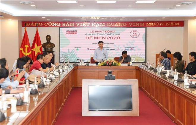 由越通社《体育与文化报》社主办的首届名为“蟋蟀”艺术奖正式启动 ảnh 2