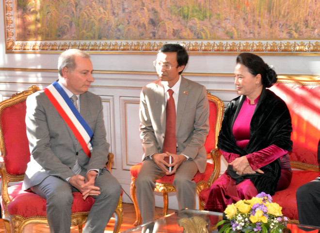 国会主席阮氏金银会见法国图卢兹市市长穆旦克 ảnh 1 国会主席阮氏金银会见法国图卢兹市市长穆旦克 ảnh 1