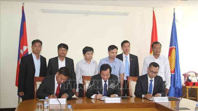 越南与柬埔寨各所大学加强人力资源培训合作 ảnh 1 越南与柬埔寨各所大学加强人力资源培训合作 ảnh 1