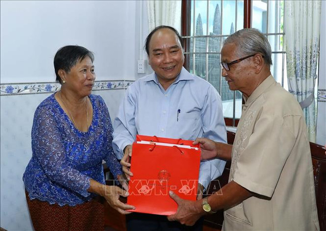 阮春福莅临朔庄省走访慰问高棉族同胞 ảnh 1 阮春福莅临朔庄省走访慰问高棉族同胞 ảnh 1