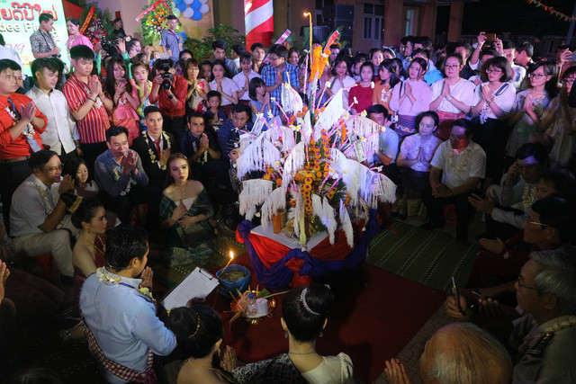在承天顺化省留学的老挝学生欢度2019年老挝传统新年 ảnh 1
