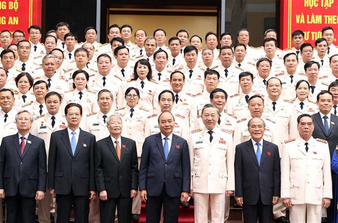 迎接党的十三大: 人民公安——保护党、国家和人民的宝剑 ảnh 2 迎接党的十三大: 人民公安——保护党、国家和人民的宝剑 ảnh 2