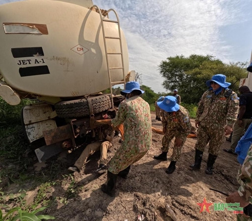 越南二号工兵队在阿卜耶伊的首批任务 ảnh 1 越南二号工兵队在阿卜耶伊的首批任务 ảnh 1