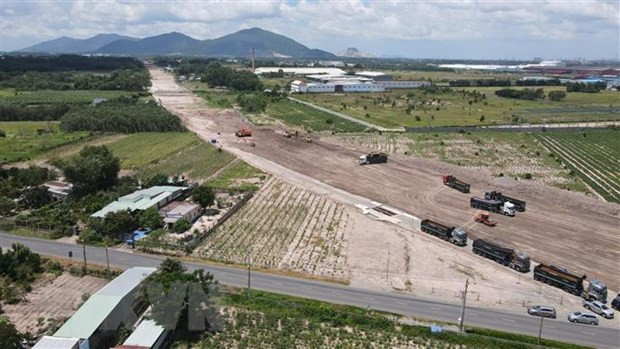  越南交通运输部即将投资64个交通建设项目 ảnh 1