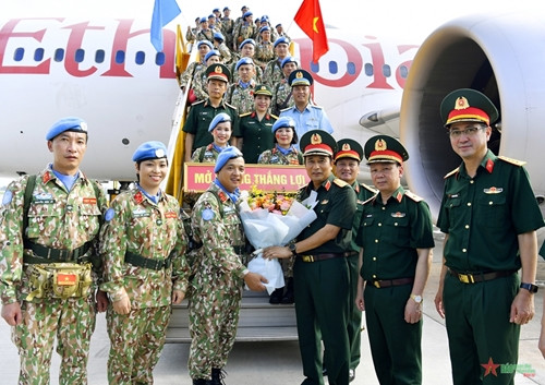 越南二号工兵队抵达阿卜耶伊 开始履行联合国维和使命 ảnh 2 越南二号工兵队抵达阿卜耶伊 开始履行联合国维和使命 ảnh 2