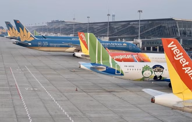 越南各家航空公司增加航班数量 满足国庆节假期人民群众出行需求 ảnh 1