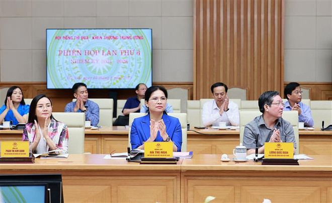 越南政府总理范明政主持召开中央竞赛奖励委员会会议 ảnh 2 越南政府总理范明政主持召开中央竞赛奖励委员会会议 ảnh 2