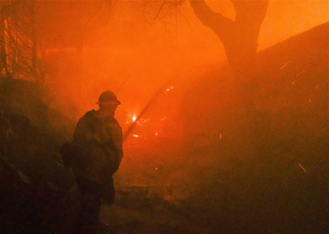 越南驻美国大使馆:美国加州森林大火事故中尚未有越南人伤亡报告 ảnh 2 越南驻美国大使馆:美国加州森林大火事故中尚未有越南人伤亡报告 ảnh 2