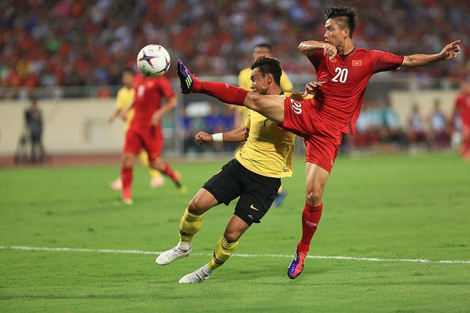 2018年铃木杯东南亚足球锦标赛：越南队2比0击败马来西亚队 ảnh 1