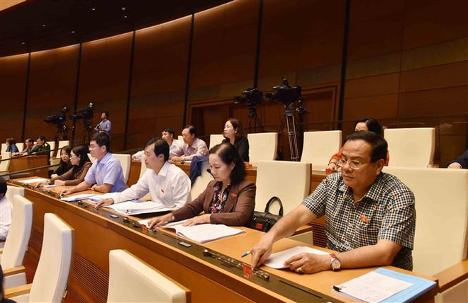 越南第十四届国会第六次会议:通过公共投资中期计划调整决议 ảnh 1 越南第十四届国会第六次会议:通过公共投资中期计划调整决议 ảnh 1