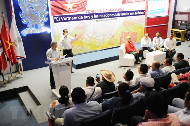 墨西哥知识界人士高度评价越南发展成就 ảnh 1 墨西哥知识界人士高度评价越南发展成就 ảnh 1