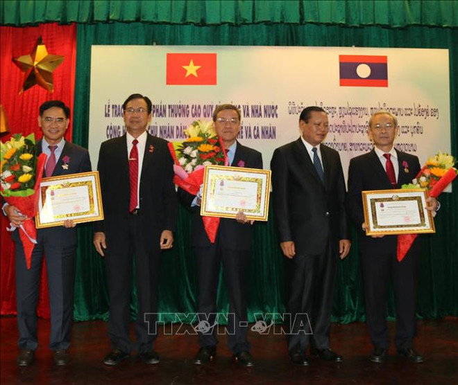 进一步加强越老全面合作和特殊团结关系 ảnh 1