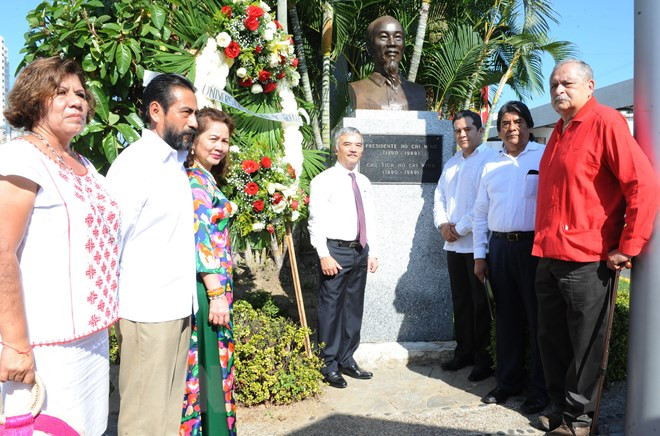 墨西哥知识界人士高度评价越南发展成就 ảnh 3 墨西哥知识界人士高度评价越南发展成就 ảnh 3