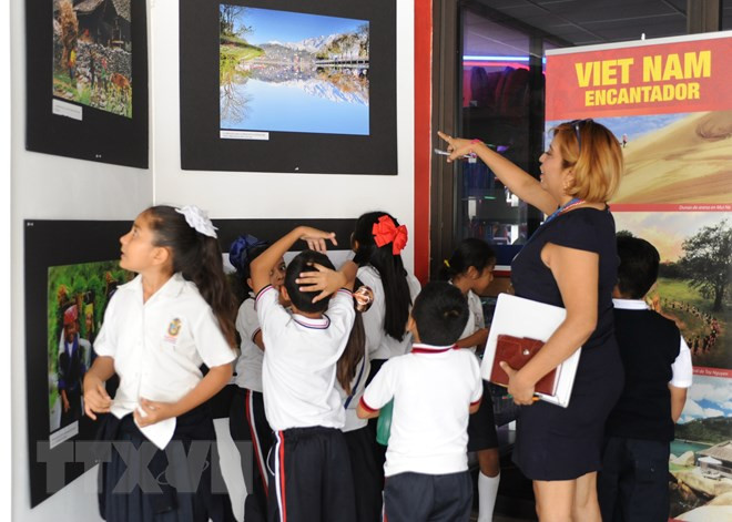 墨西哥知识界人士高度评价越南发展成就 ảnh 2 墨西哥知识界人士高度评价越南发展成就 ảnh 2