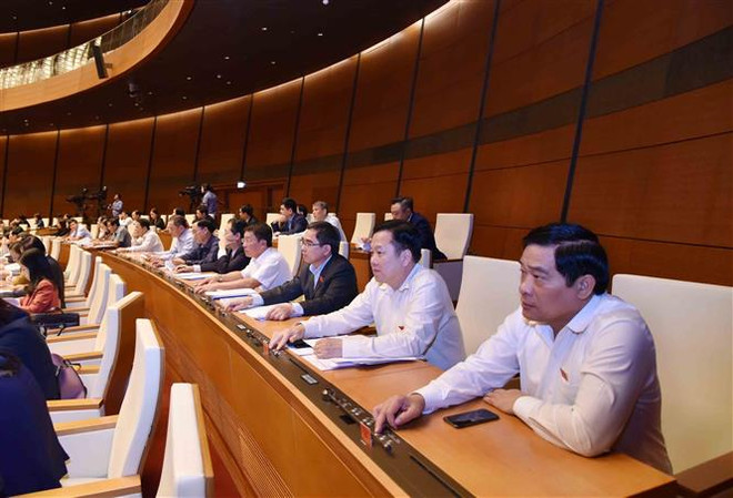 越南第十四届国会第六次会议:通过公共投资中期计划调整决议 ảnh 2 越南第十四届国会第六次会议:通过公共投资中期计划调整决议 ảnh 2