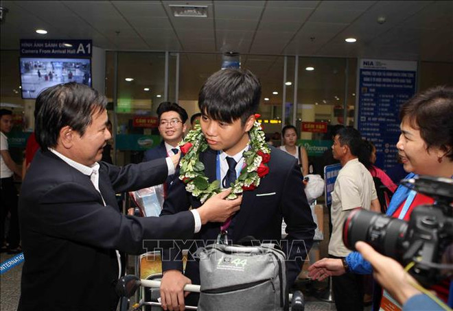 越南为国际天文与天体物理奥林匹克竞赛获奖者颁发奖状 ảnh 1 越南为国际天文与天体物理奥林匹克竞赛获奖者颁发奖状 ảnh 1