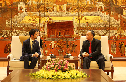 西班牙加泰罗尼亚大区与河内市分享可持续城市发展经验 ảnh 1