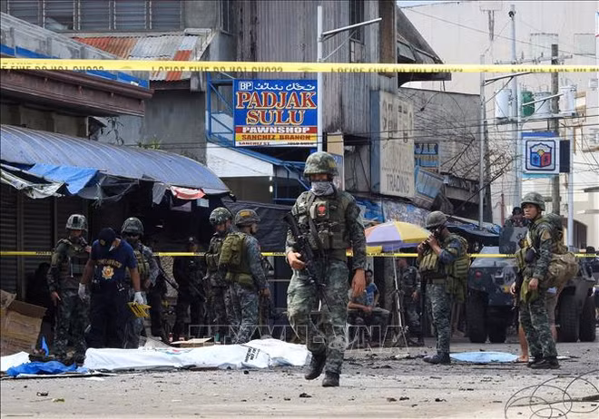 菲律宾发生两起爆炸袭击 至少15人死亡 ảnh 1 菲律宾发生两起爆炸袭击 至少15人死亡 ảnh 1