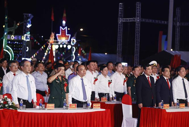 国家主席阮春福出席广南省Cấm Dơi大捷50周年纪念典礼 ảnh 1 国家主席阮春福出席广南省Cấm Dơi大捷50周年纪念典礼 ảnh 1