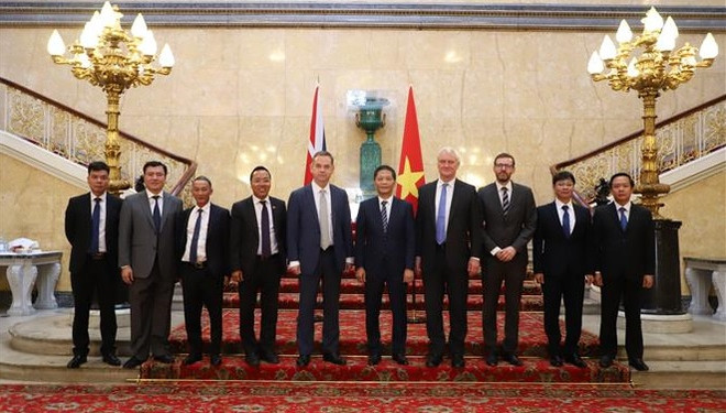 越共中央经济部部长陈俊英访问比利时和欧盟 ảnh 1 越共中央经济部部长陈俊英访问比利时和欧盟 ảnh 1