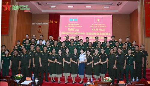 为老挝人民军举行军事历史专业培训活动 ảnh 1