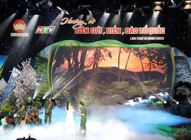“心系祖国边境、海洋和岛屿”艺术交流活动在胡志明市举行 ảnh 1 “心系祖国边境、海洋和岛屿”艺术交流活动在胡志明市举行 ảnh 1