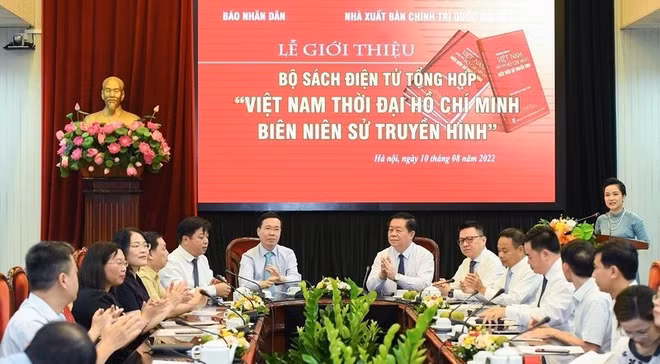 电子丛书《胡志明时代的越南——电视编年史》正式问世 ảnh 1 电子丛书《胡志明时代的越南——电视编年史》正式问世 ảnh 1