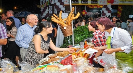 欧洲特色美食亮相河内 ảnh 1