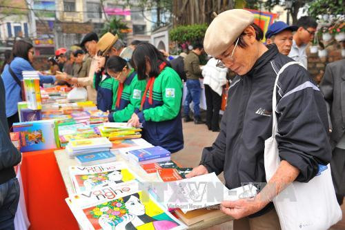 第十四次越南诗歌日在文庙—国子监隆重开幕 ảnh 2 第十四次越南诗歌日在文庙—国子监隆重开幕 ảnh 2